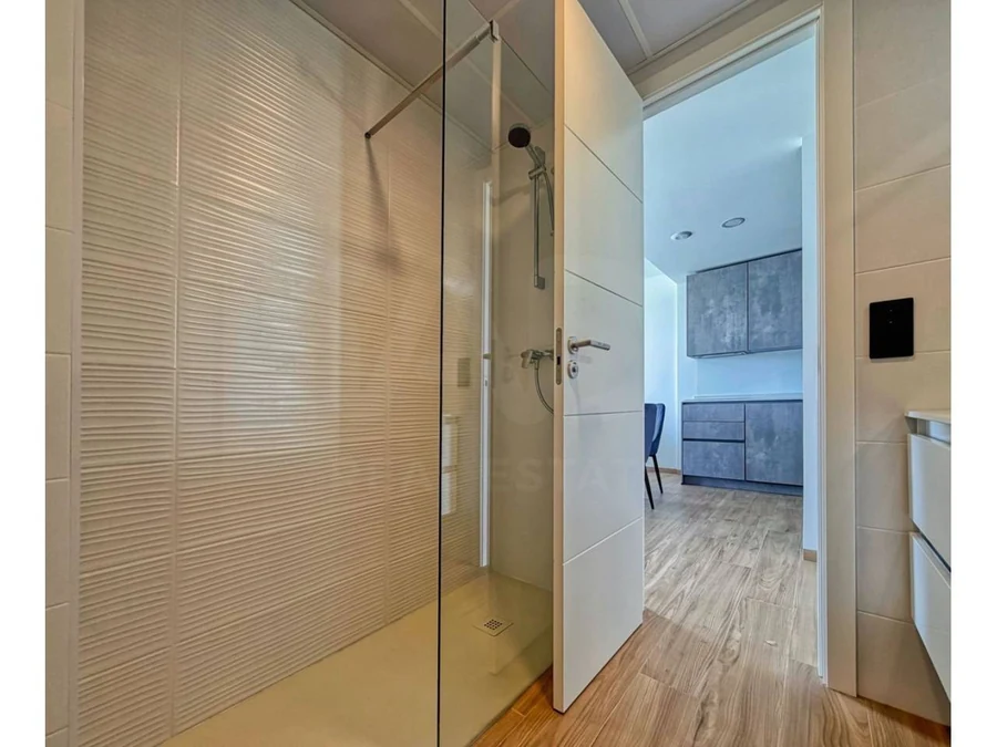 Studio B: kabina prysznicowa